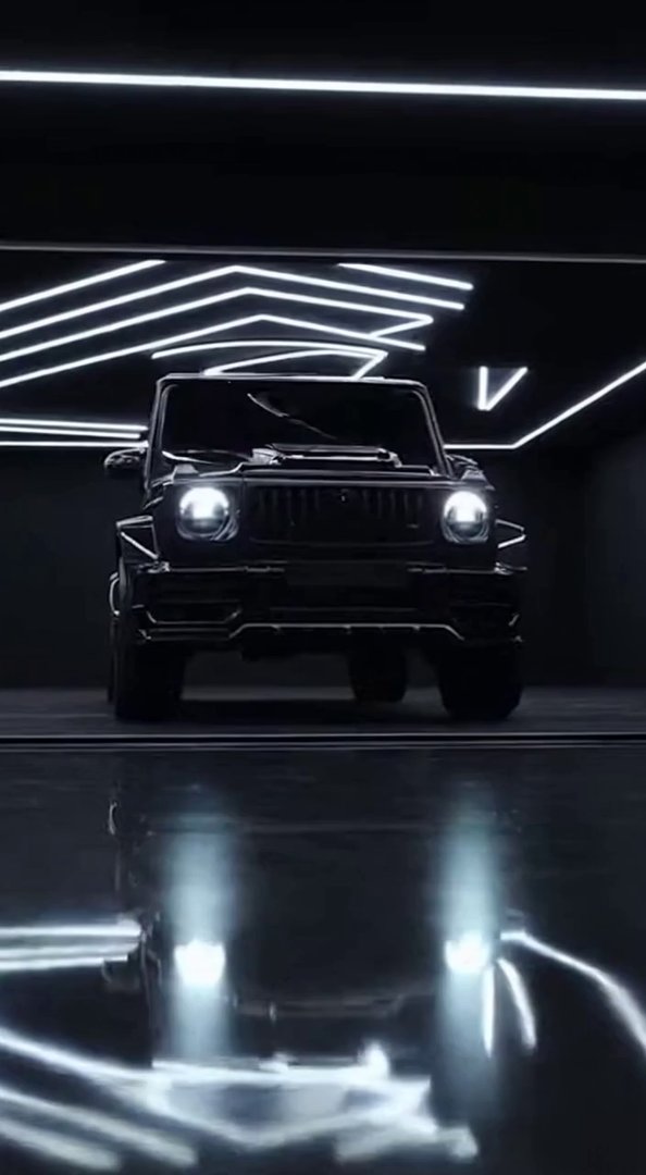 [Sora 2] « Créer une vidéo cinématique ultra-réaliste dans un parking/garage moderne entièrement noir, éclair... - Veo 3 AI video prompt thumbnail