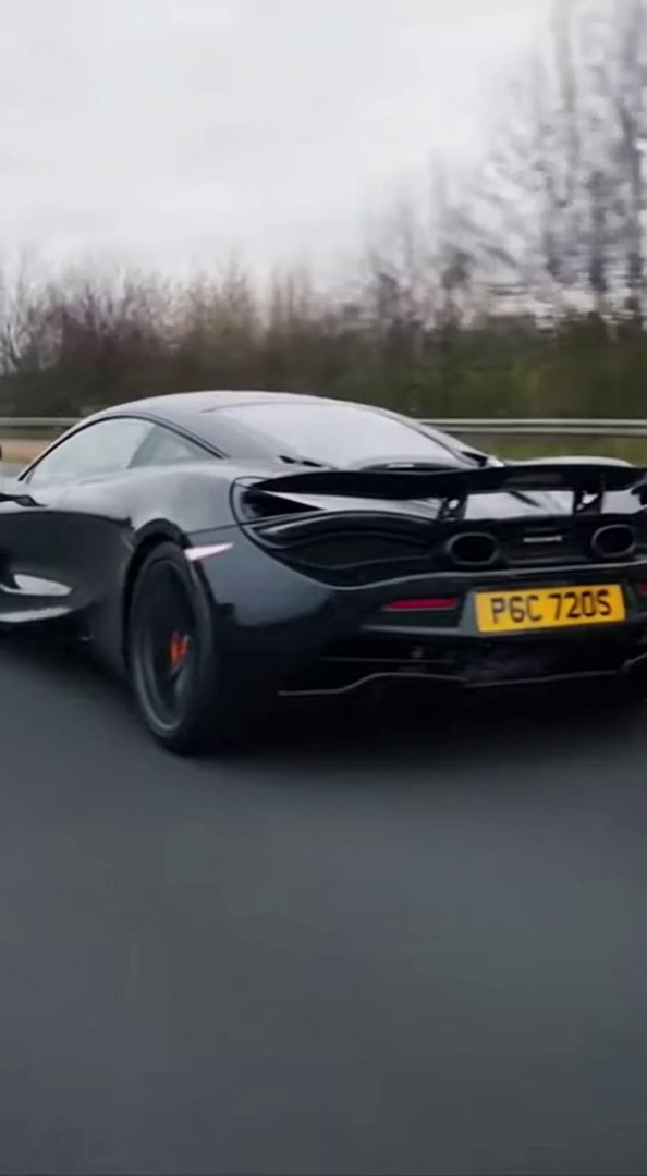 [Sora 2] Vidéo cinématographique ultra photoréaliste d’une McLaren 720S / 750S noire, véhicule réel, proporti... - Veo 3 AI video prompt thumbnail