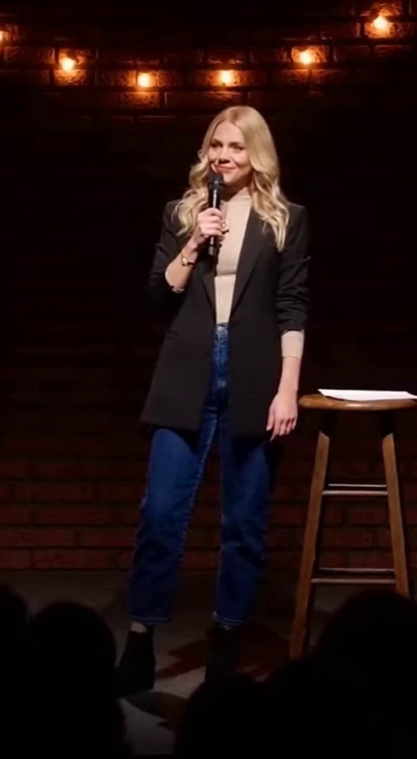 [Sora 2] Sprache: Deutsch (de-DE)
Keine Untertitel, kein Text im Bild, keine Musik.

Szene / Setting

Kl... - Veo 3 AI video prompt thumbnail