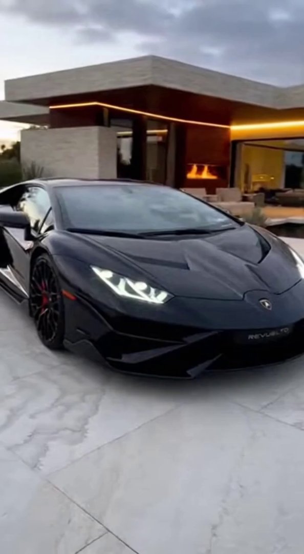 [Sora 2] Vidéo cinématographique ultra hyper réaliste d’une Lamborghini Revuelto Voltoro noire, véhicule réel... - Veo 3 AI video prompt thumbnail