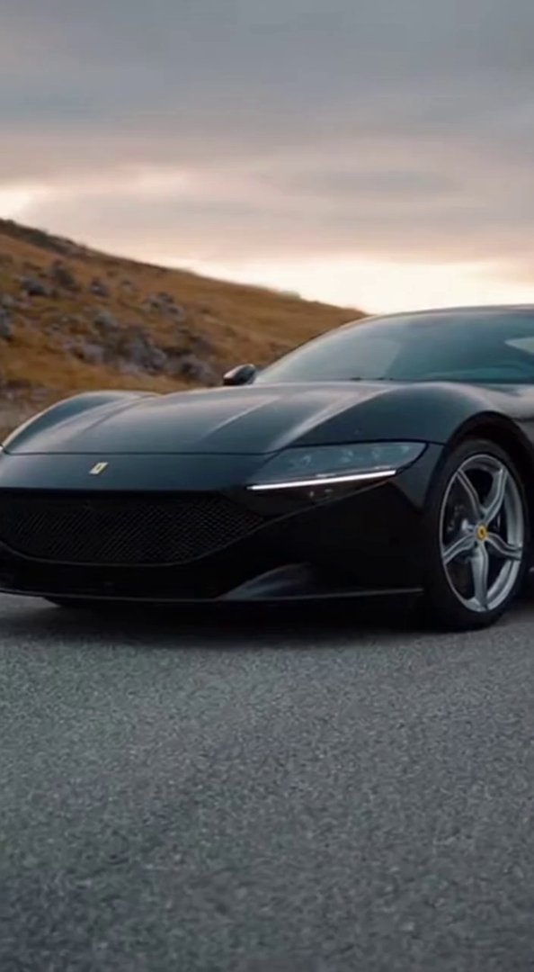 [Sora 2] Vidéo cinématographique hyper réaliste, AUCUN CARTOON, d’une Ferrari Roma 2025 noire.
La voiture co... - Veo 3 AI video prompt thumbnail