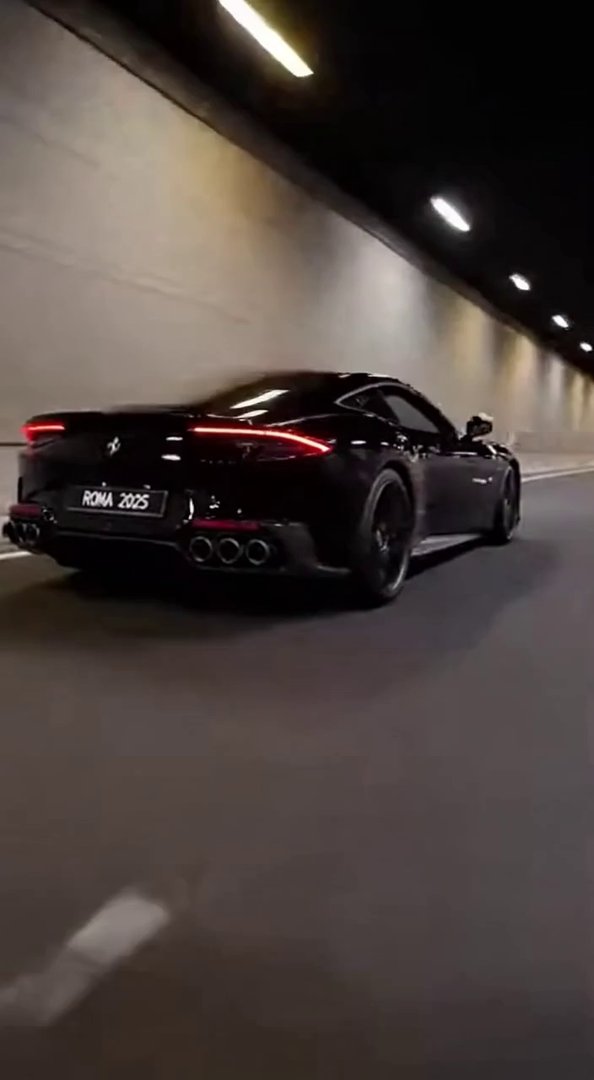 [Sora 2] « Vidéo ultra réaliste en 4K d’une Ferrari Roma 2025 noire roulant à grande vitesse dans un long tun... - Veo 3 AI video prompt thumbnail