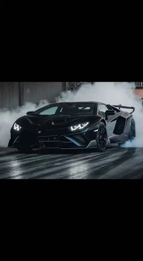 [Sora 2] « Vidéo hyper réaliste en 4K, style film d’action automobile, composée de plusieurs mini-séquences d... - Veo 3 AI video prompt thumbnail