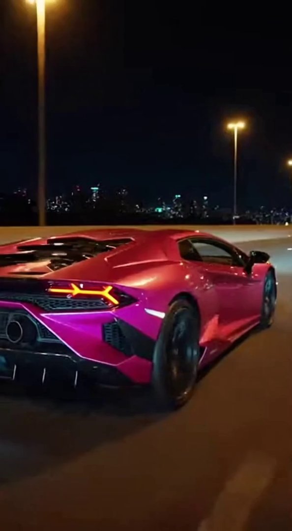 [Sora 2] Vidéo cinématographique ultra photoréaliste d’une Lamborghini Revuelto rose, véhicule réel, proporti... - Veo 3 AI video prompt thumbnail