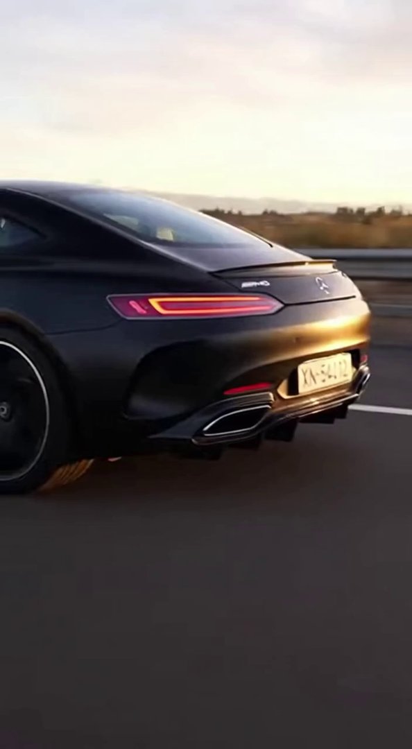 [Sora 2] Vidéo cinématographique hyper réaliste d’une Mercedes sportive noire dernier modèle, véhicule réel, ... - Veo 3 AI video prompt thumbnail