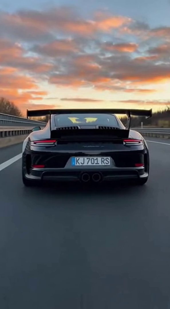 [Sora 2] Vidéo ultra photoréaliste d’une GT3 RS noire, véhicule réel.

Autoroute réelle, caméra plus lente.... - Veo 3 AI video prompt thumbnail