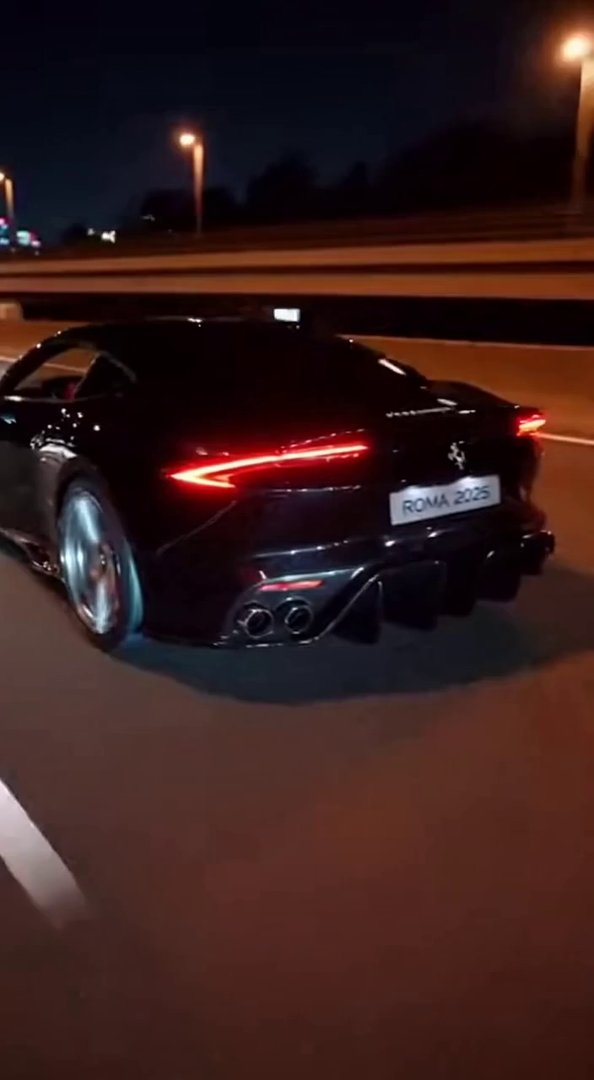 [Sora 2] **« Vidéo ultra-réaliste au format TikTok 9:16, style créateur viral automobile.
Une Ferrari Roma 2... - Veo 3 AI video prompt thumbnail