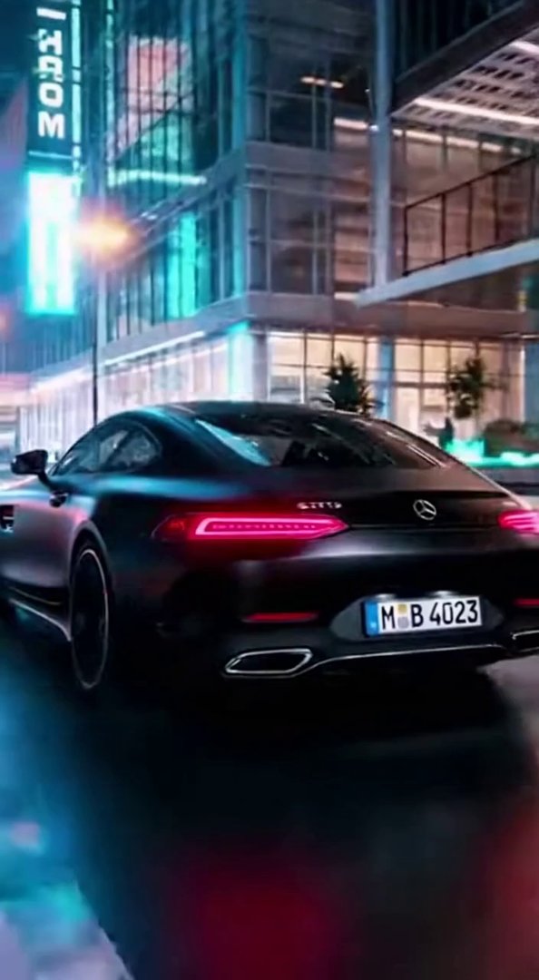 [Sora 2] Vidéo cinématographique hyper réaliste d’une Mercedes sportive noire dernier modèle, véhicule réel, ... - Veo 3 AI video prompt thumbnail