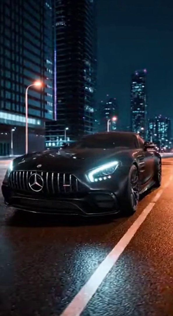 [Sora 2] Vidéo cinématographique hyper réaliste d’une Mercedes sportive noire récente (dernière génération, p... - Veo 3 AI video prompt thumbnail