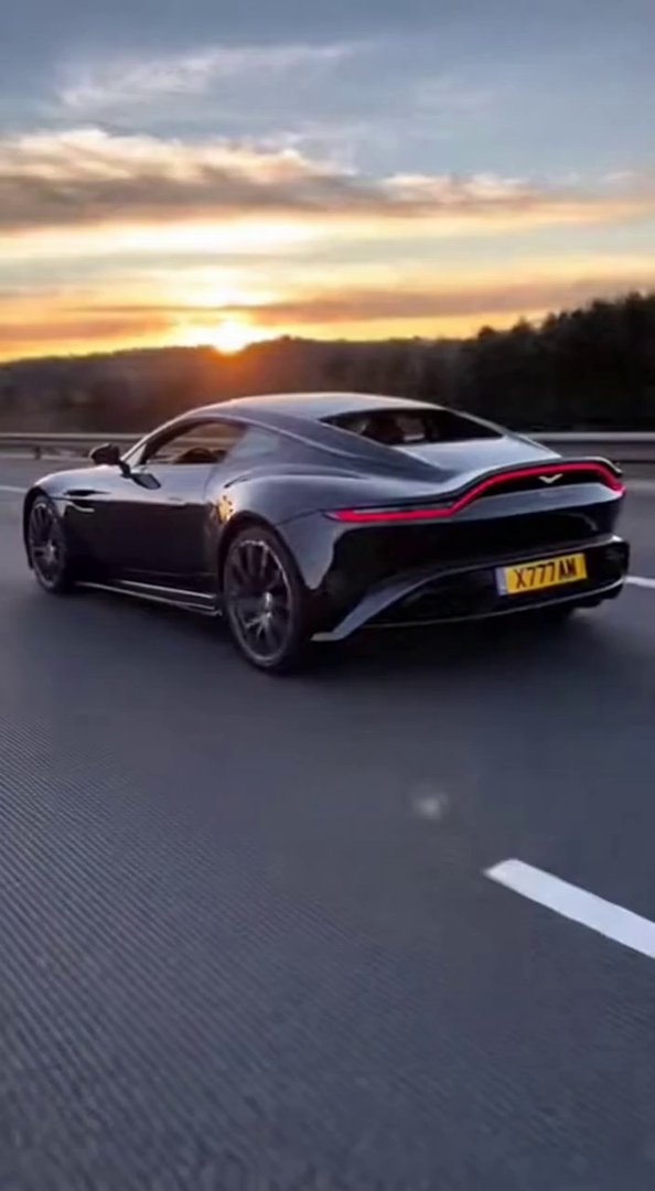 [Sora 2] Vidéo ultra photoréaliste d’une Aston Martin noire, véhicule réel.

Autoroute réelle, caméra en re... - Veo 3 AI video prompt thumbnail