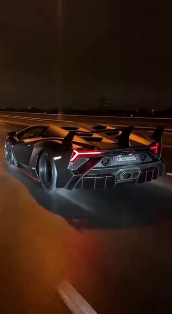 [Sora 2] Vidéo cinématographique ultra photoréaliste d’une Lamborghini Veneno Roadster noire, véhicule réel, ... - Veo 3 AI video prompt thumbnail