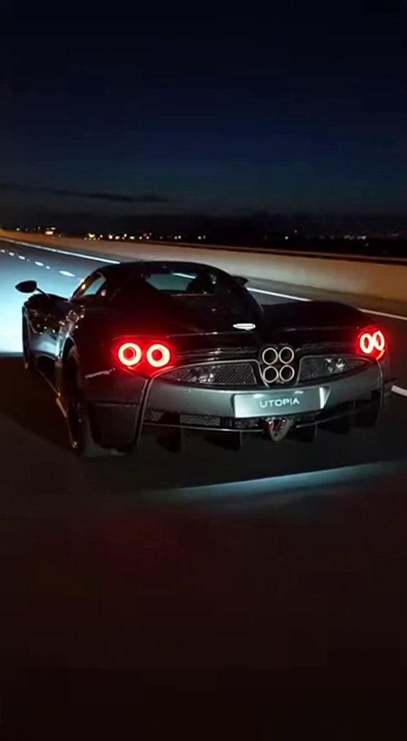 [Sora 2] Vidéo cinématographique ultra photoréaliste d’une Pagani Utopia noire, autoroute nocturne.

Pagani... - Veo 3 AI video prompt thumbnail