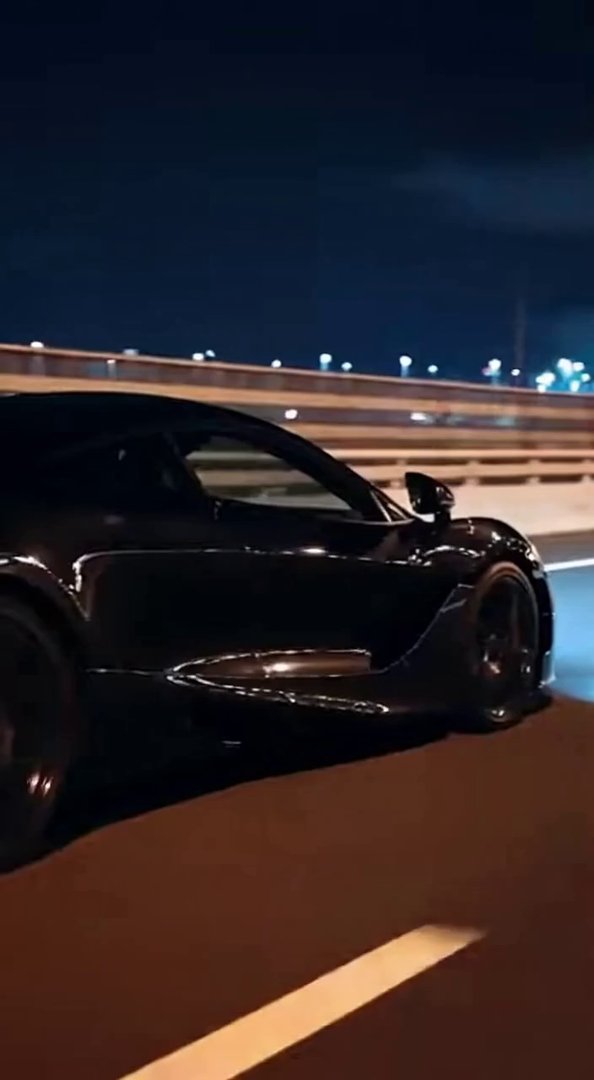 [Sora 2] Vidéo cinématographique ultra photoréaliste d’une McLaren 720S noire, autoroute urbaine de nuit.

... - Veo 3 AI video prompt thumbnail