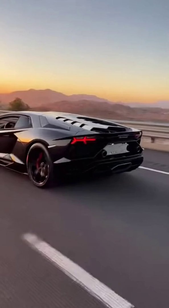 [Sora 2] Vidéo ultra réaliste, cinématique, format vertical (9:16), durée 8 à 12 secondes.

Scène sur une a...