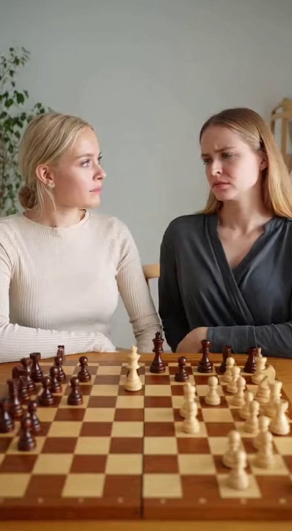 [Sora 2] Sprache: Deutsch (de-DE)
Keine Untertitel. Kein Text im Bild. Keine Musik.

Szene / Setting

Ei...