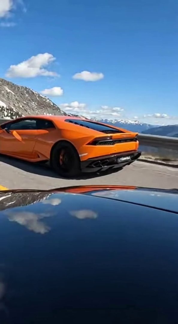 [Sora 2] Fait moi un prompt avec la même voiture de jour un beau paysage elle se fait filmer de l’arrière jus... - Veo 3 AI video prompt thumbnail