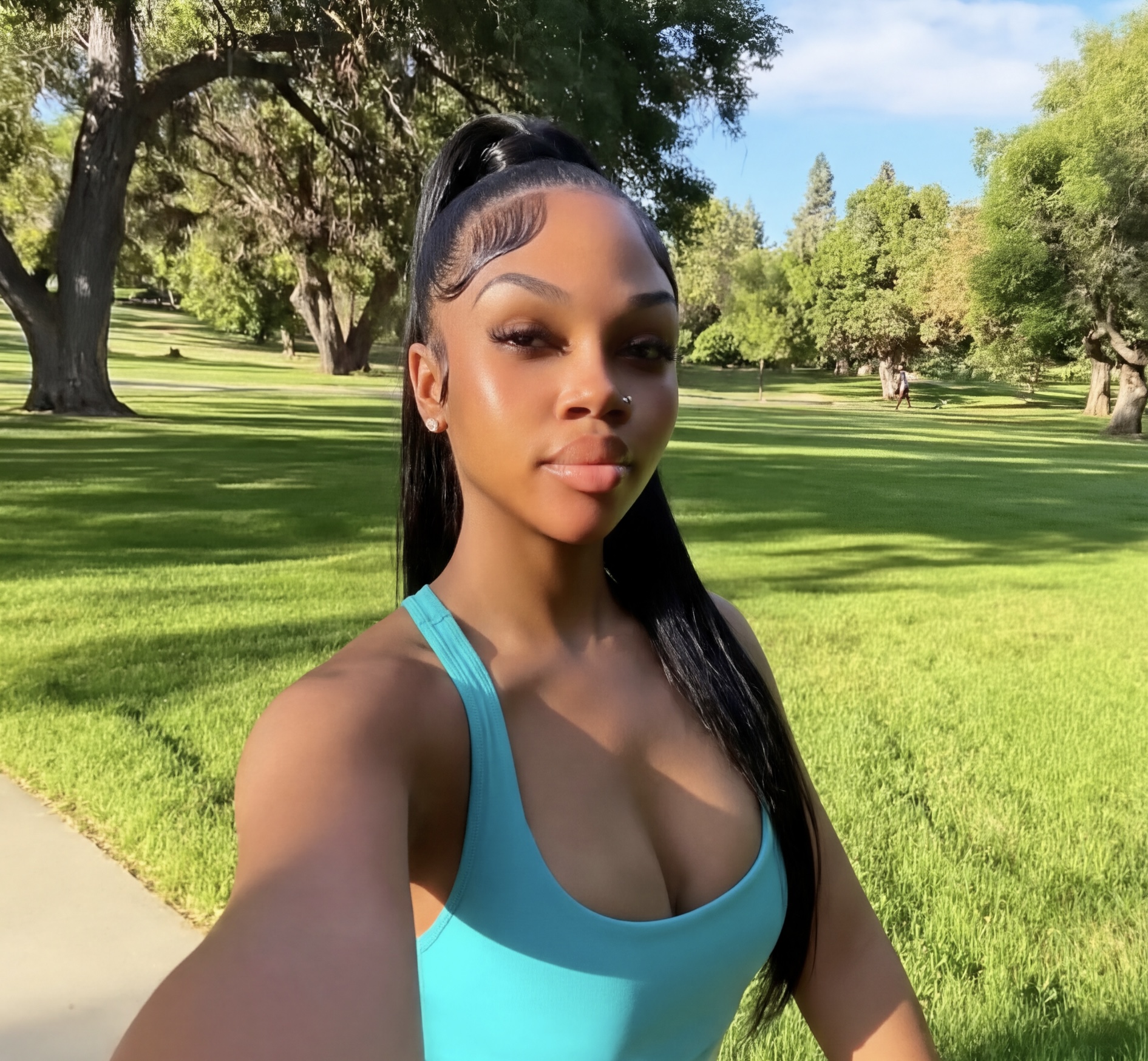 [Sora 2] The women running looking forwards holding camera in place - Veo 3 AI video prompt thumbnail